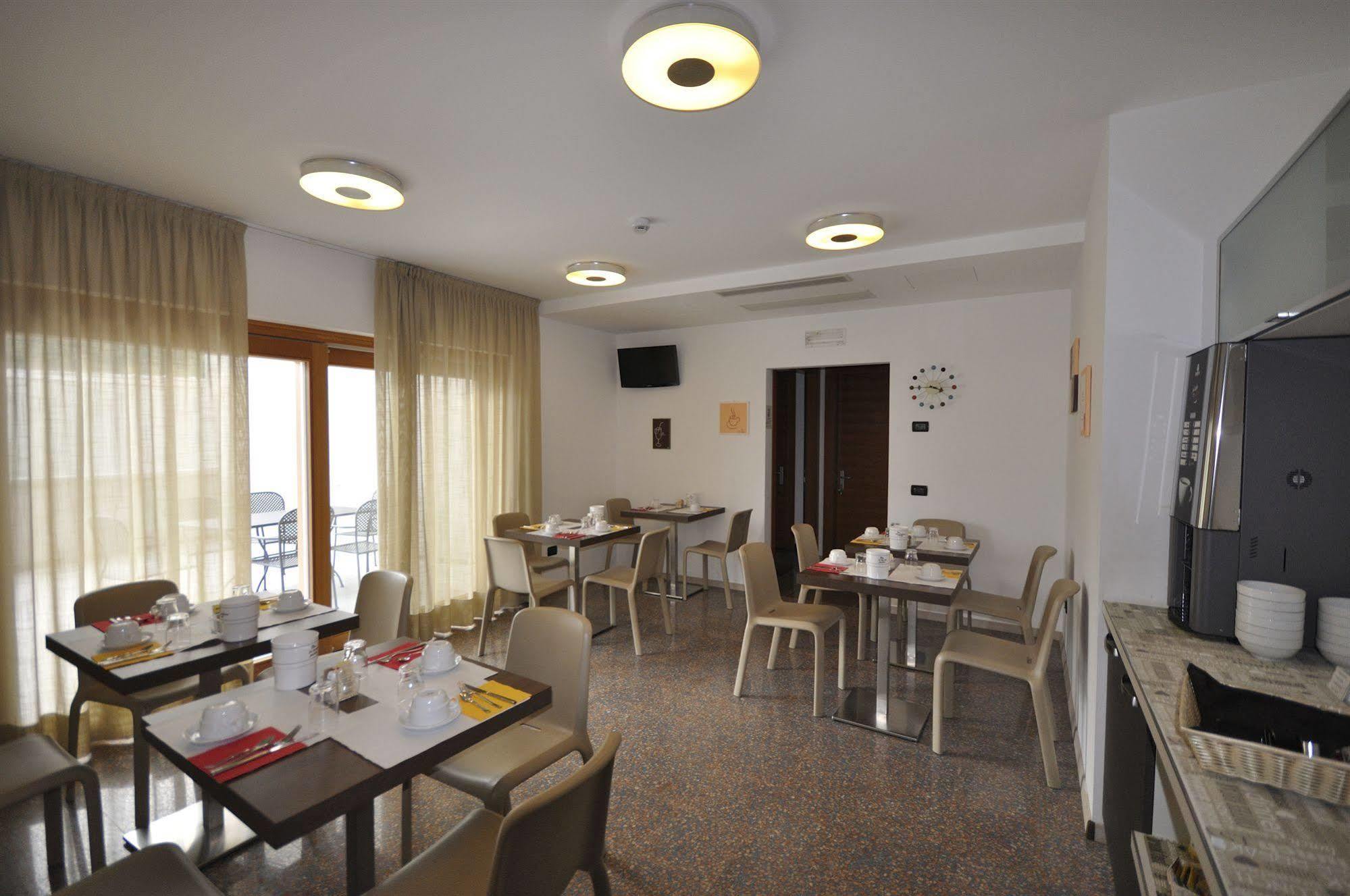 Villa Cameras Room And Breakfast Mori Zewnętrze zdjęcie